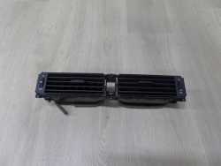 VOLVO S80 II V70 III XC70 06-16 KRATKA NAWIEWU SRODKOWA 30643315