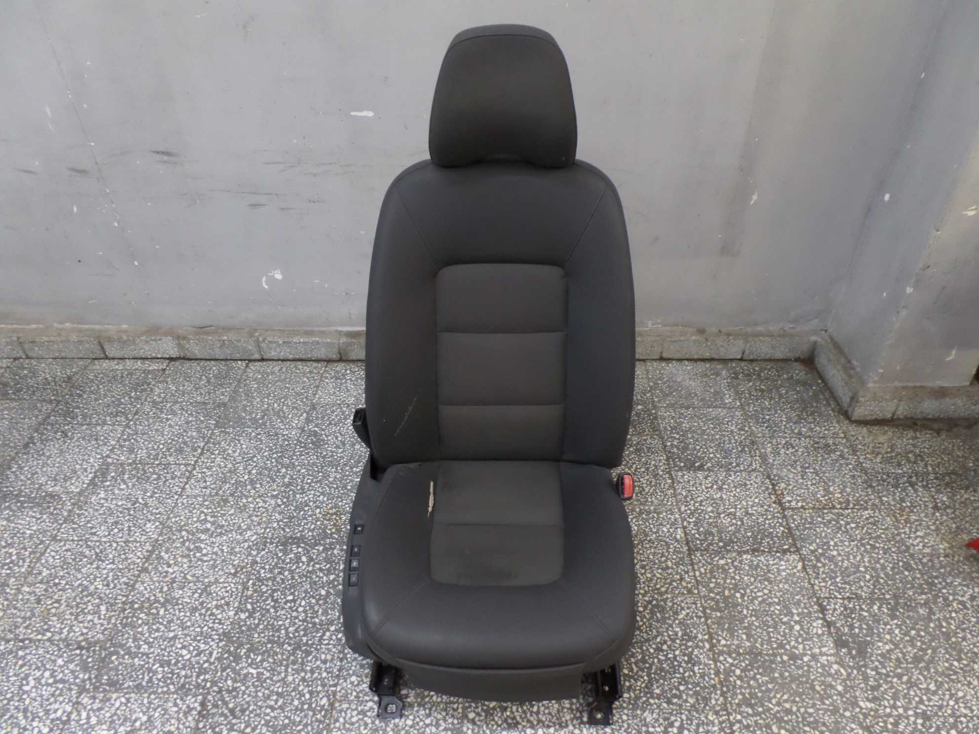 VOLVO V70 III 07-16 FOTEL PRZOD PRAWY ELEKTRYCZNY