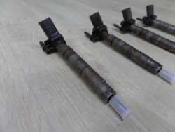 BMW E87 E60 E61 E90 E91 E92 X1 E84 2.0D WTRYSK WTRYSKIWACZ 0445116001 7797877-05