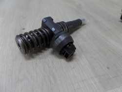 VW AUDI 1.9TDI WTRYSK POMPOWTRYSK 038130073AL