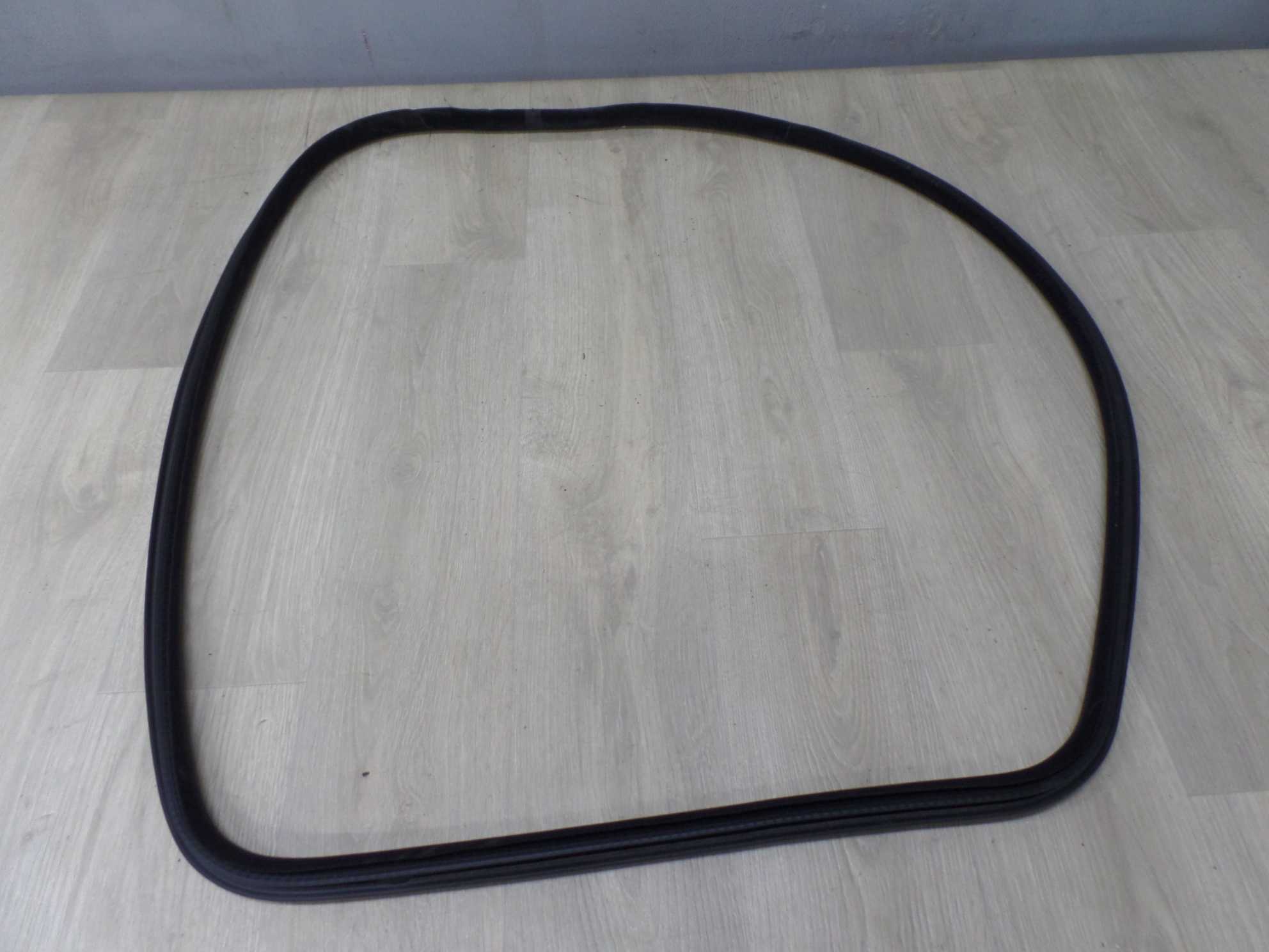VOLVO V70 III XC70 06-16 USZCZELKA DRZWI TYL LEWY