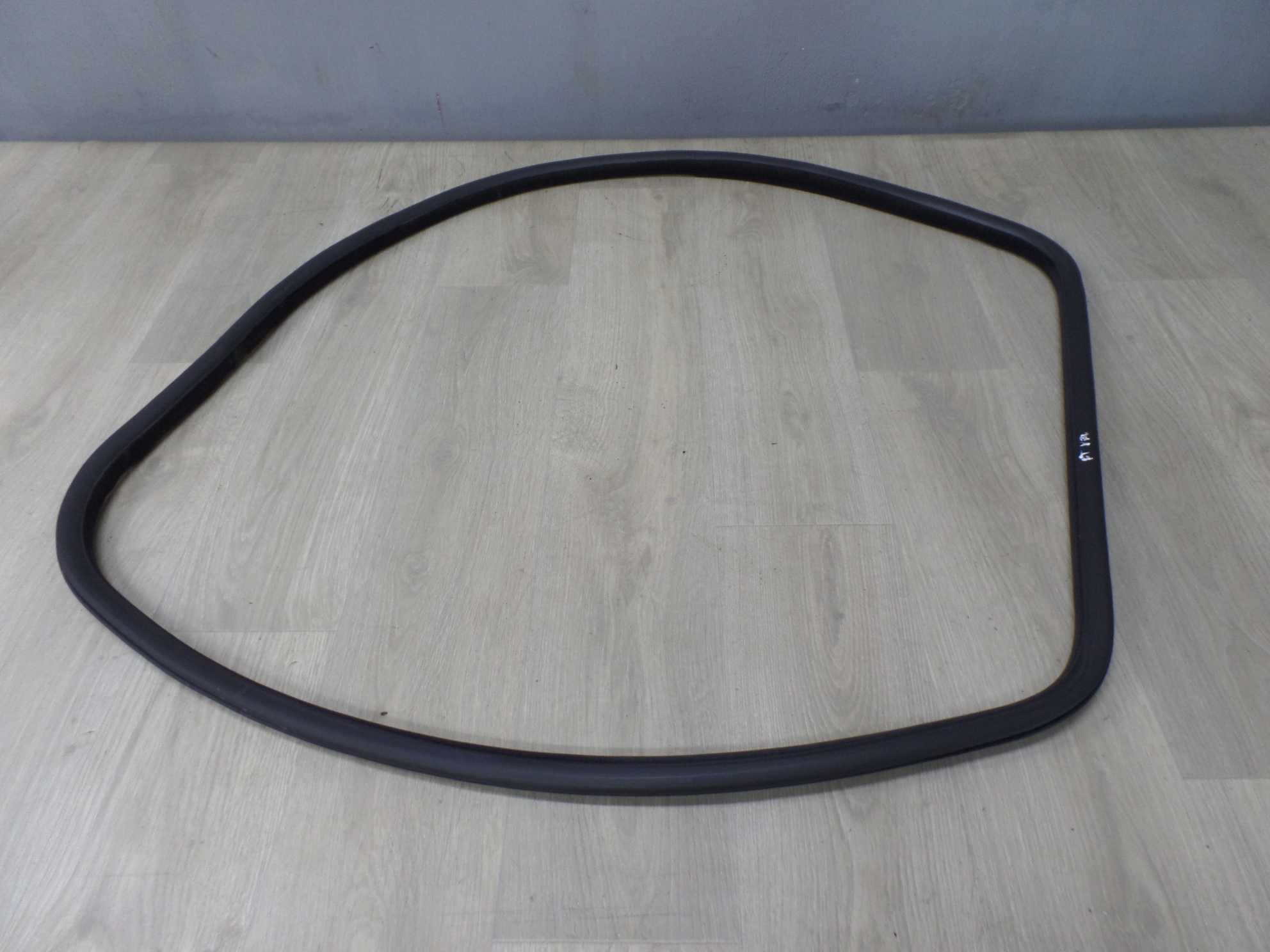 VOLVO V70 III XC70 06-16 USZCZELKA DRZWI TYL PRAWY