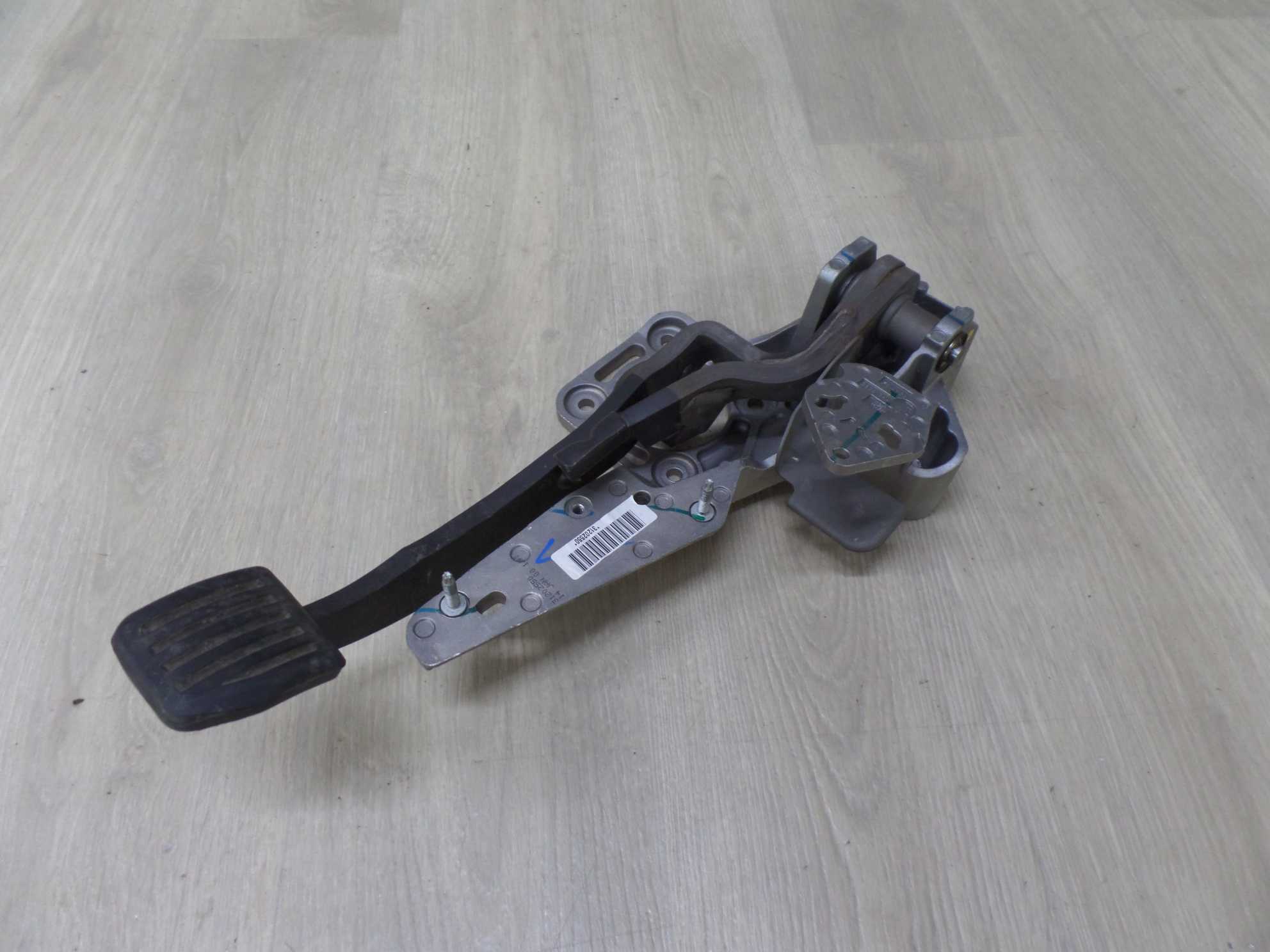 VOLVO S80 II V70 III XC70 2.4 D5 MAN PEDAL HAMULCA HAMULEC 31202550