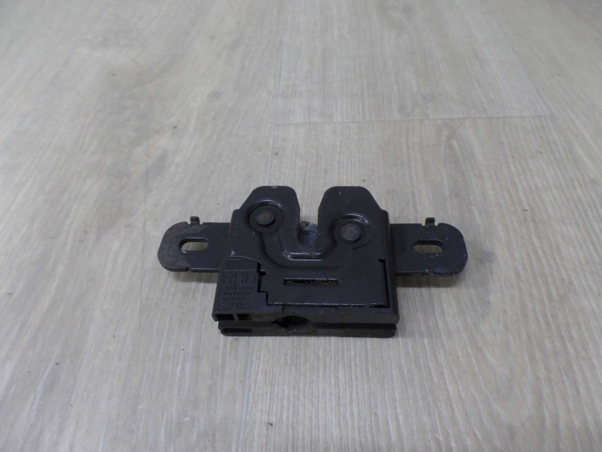 VOLVO S80 II V70 III XC70 06-13 ZAMEK MASKI POKRYWY PRAWY 30649448 30649447