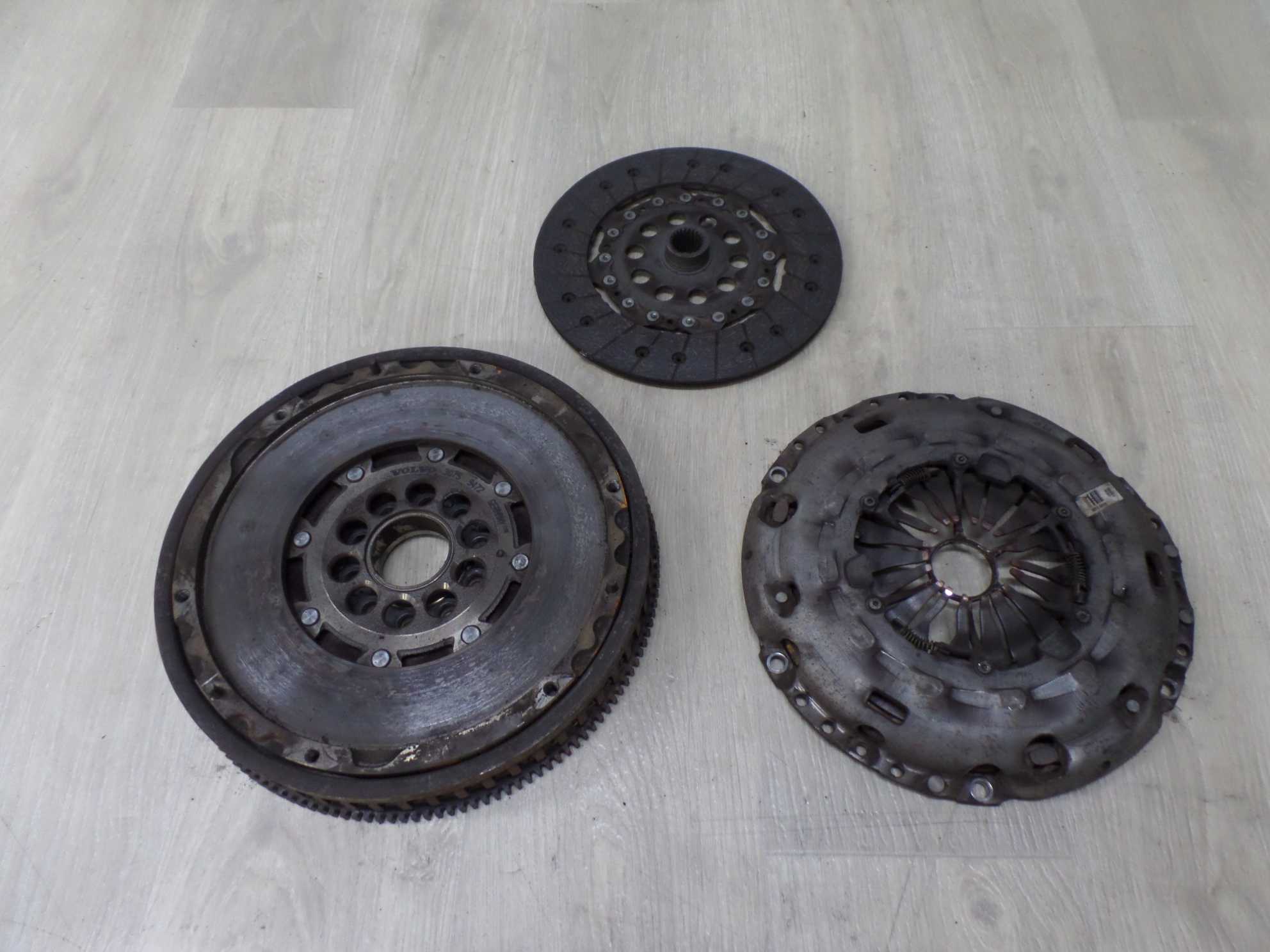 VOLVO S80 V70 XC70 XC60 2.4 D5 07- SPRZEGLO KOLO DWUMASOWE DOCISK 30759472 30735828 5F6N-7550-AB