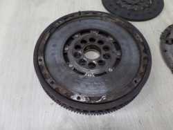 VOLVO S80 V70 XC70 XC60 2.4 D5 07- SPRZEGLO KOLO DWUMASOWE DOCISK 30759472 30735828 5F6N-7550-AB