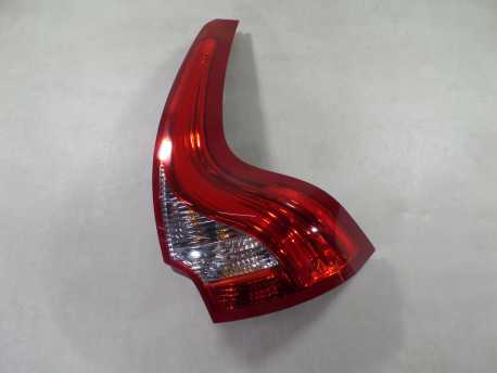 VOLVO XC60 08-17 LAMPA TYL PRAWA 89500870 EU