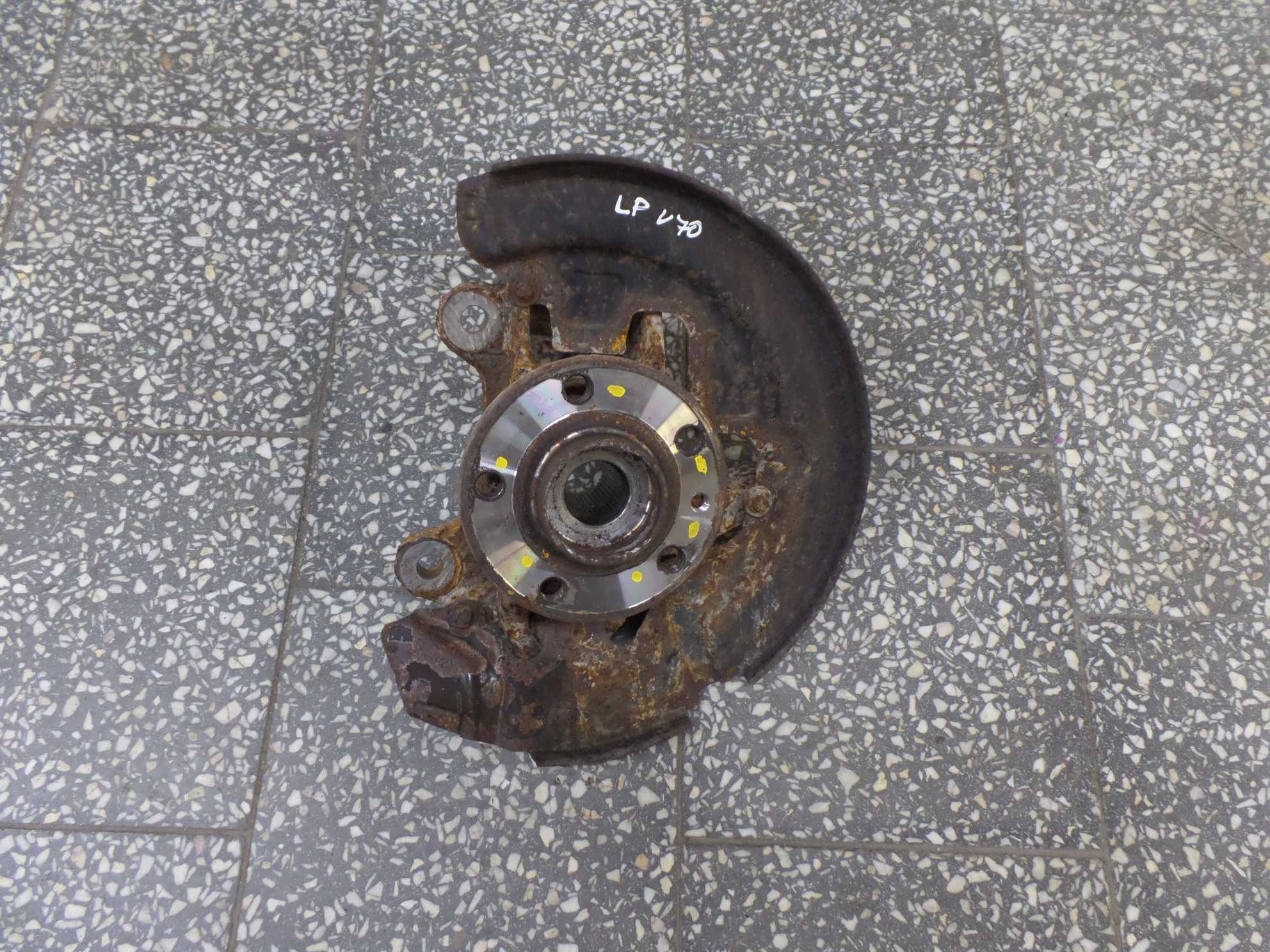VOLVO S80 II V70 III 06-13 2.4 D5 PIASTA ZWROTNICA PRZOD LEWY
