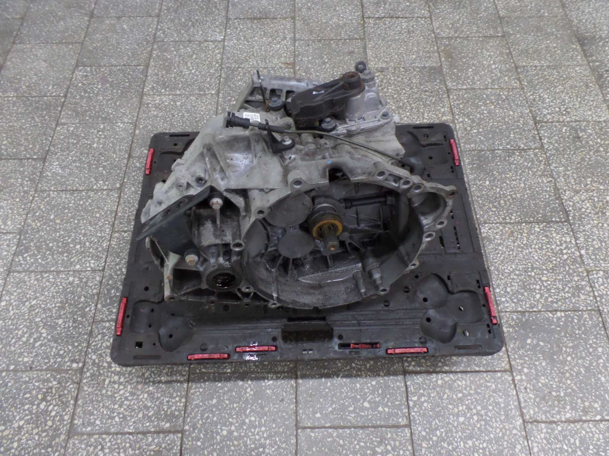 VOLVO S80 V70 III 2.4 D5 07- SKRZYNIA BIEGOW MANUAL 30783235 6G9R-7002-LF