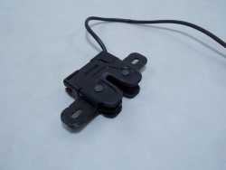 VOLVO XC60 08-17 ZAMEK MASKI PRAWY 31298611