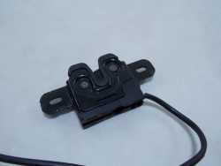 VOLVO XC60 08-17 ZAMEK MASKI PRAWY 31298611