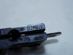 VOLVO XC60 08-17 ZAMEK MASKI PRAWY 31298611