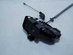 VOLVO XC60 08-13 ZAMEK DRZWI TYL LEWY 30799326