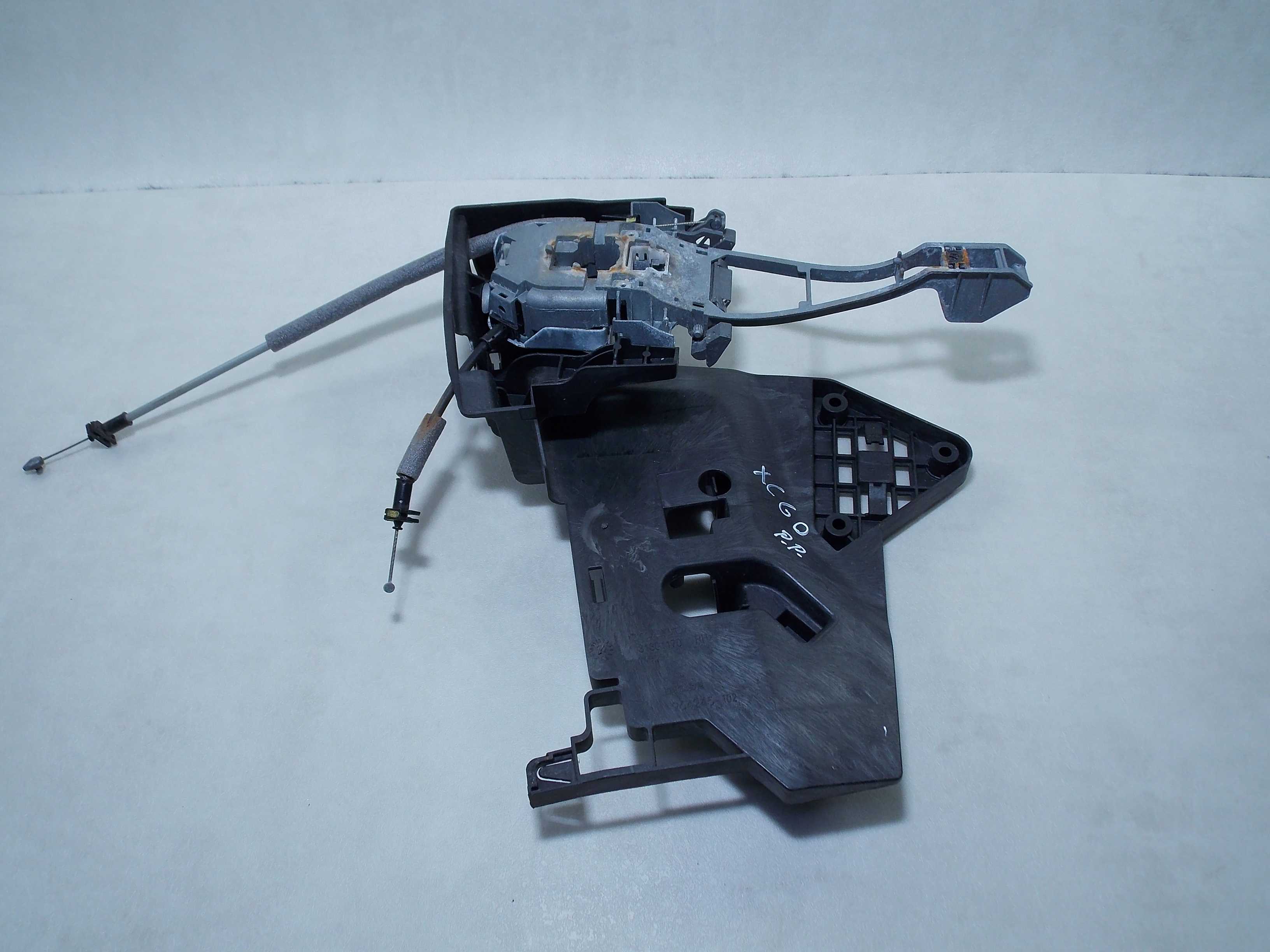 VOLVO XC60 08-13 KLAMKA PODSTAWA ZAMEK DRZWI PRZOD PRAWY 31301170