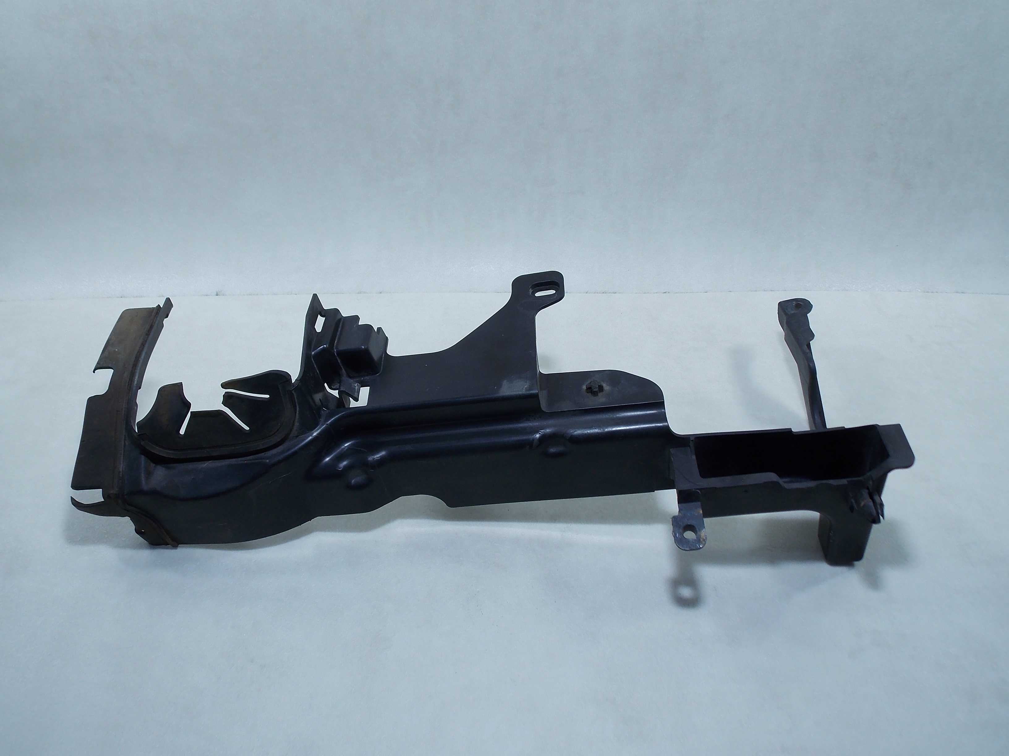 VOLVO XC60 08-17 KIEROWNICA POWIETRZA OSLONA CHLODNICY LEWA 30764572