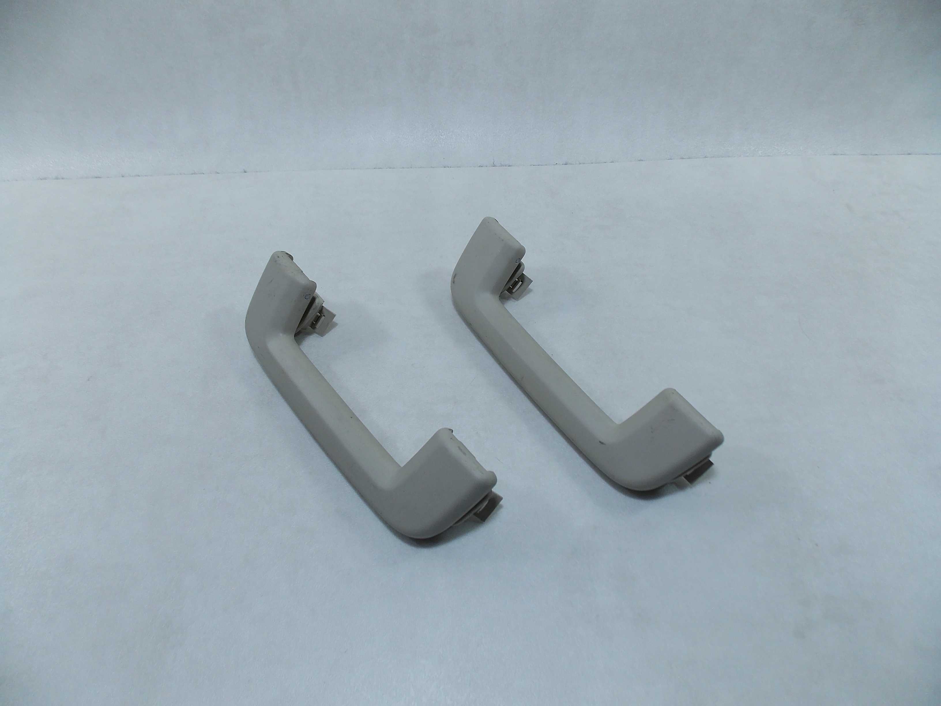 VOLVO V50 S80 V70 III S60 XC60 08-17 RACZKA UCHWYT PODSUFITKI PRZOD
