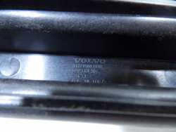 VOLVO XC60 08-17 PROWADNICA UCHWYT PODLOGI BAGAZNIKA 31271584 PRAWY