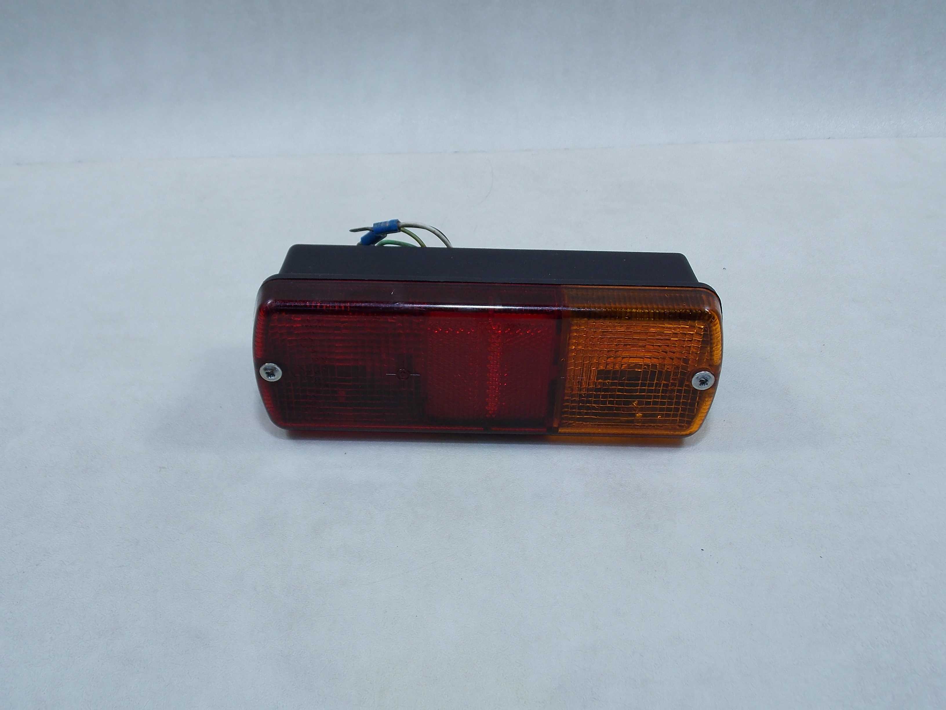 PIAGGIO PORTER HIJET PFAU 98- LAMPA TYL TYLNA