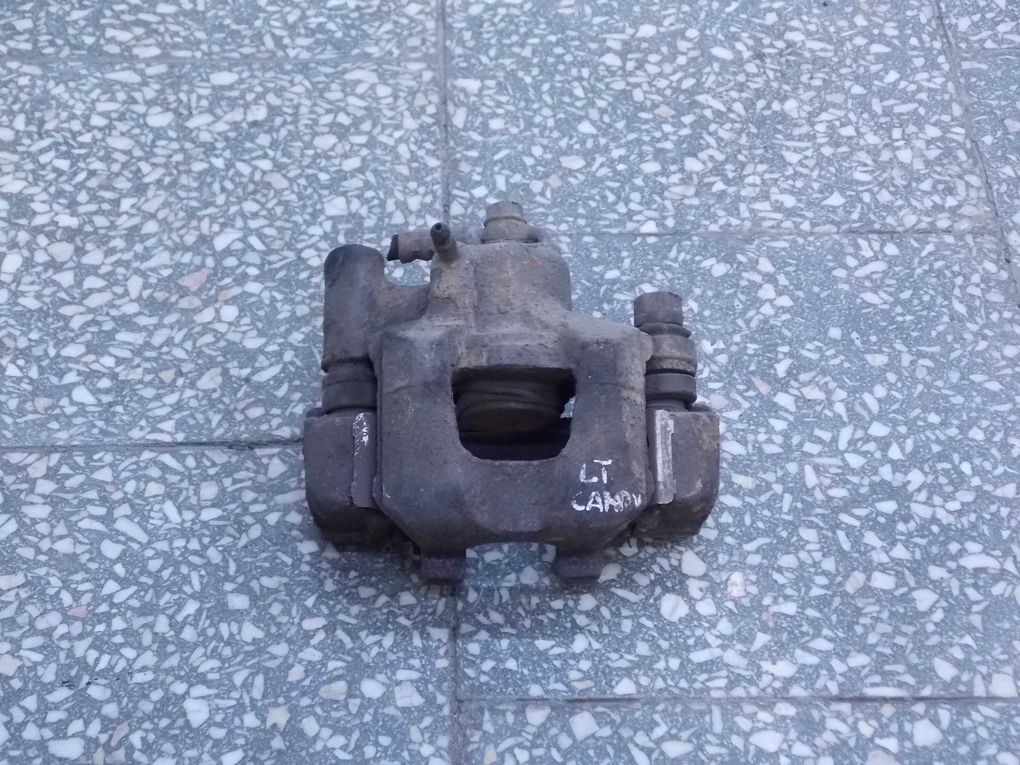 TOYOTA CAMRY VI 01-06 ZACISK HAMULCOWY LEWY TYL