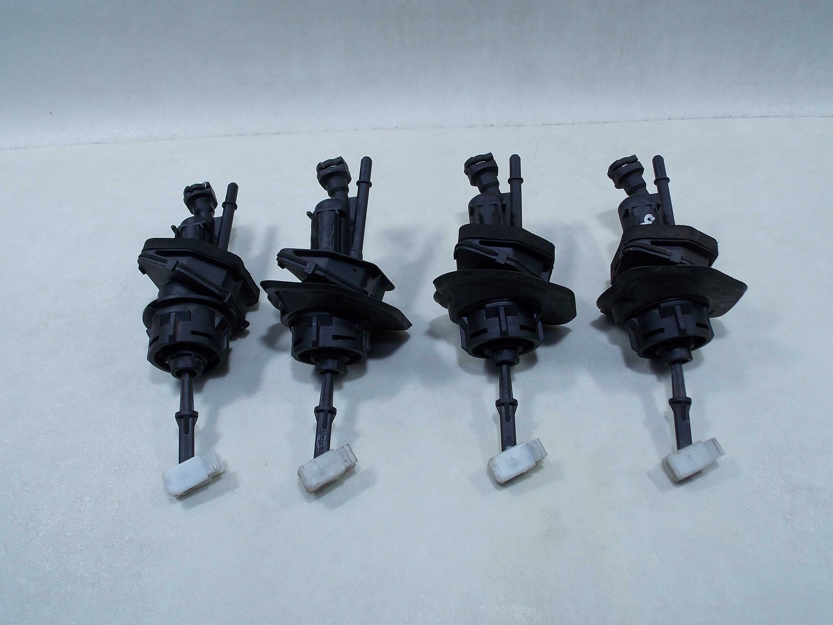 VOLVO C30 S40 V50 C70 FORD 1.6D POMPKA POMPA SPRZEGLA 3M51-7A543-BD