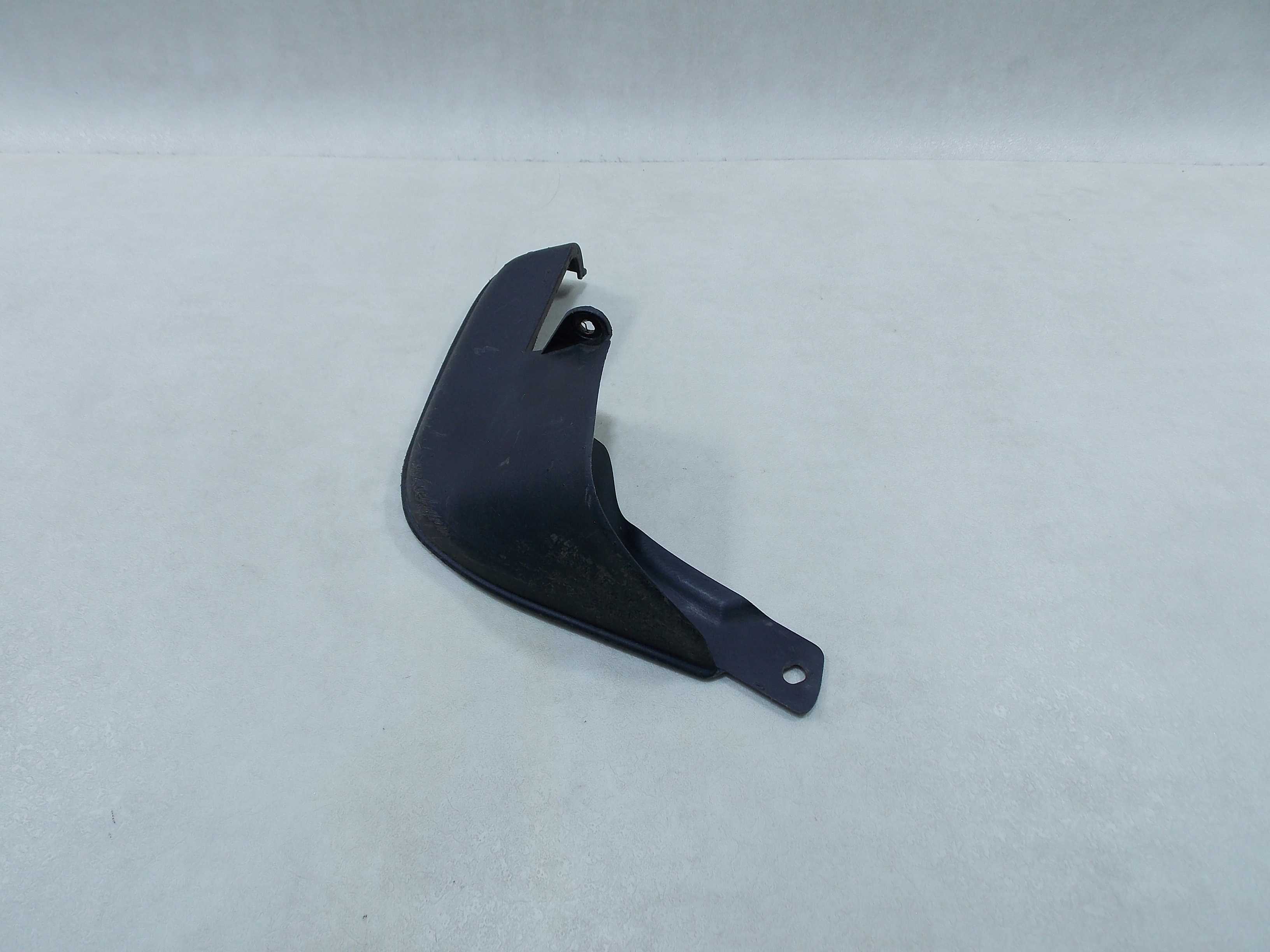 TOYOTA AVENSIS VERSO 01-09 CHLAPACZ PRZOD PRAWY