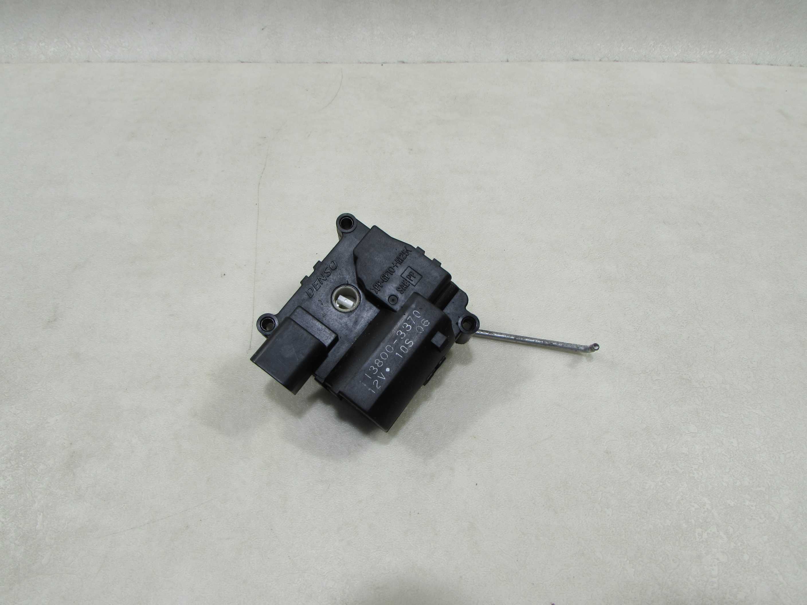 MITSUBISHI CANTER FUSO 7C15 E6 13- SILNICZEK KLAP NAGRZEWNICY 113800-3370