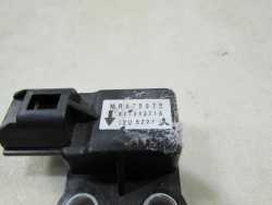 MITSUBISHI CANTER FUSO 7C15 E6 13- CZUJNIK SENSOR UDERZENIA PRZECHYLU X2T22371A MR475078