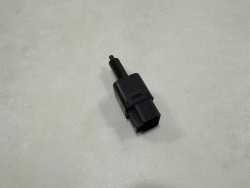 MITSUBISHI CANTER FUSO 7C15 E6 13- CZUJNIK KRANCOWKA PEDALOW STOP 5Y19K2