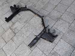 MITSUBISHI CANTER FUSO 7C15 3.0 E6 17R BELKA ZAMEK KABINY TYL 13-21