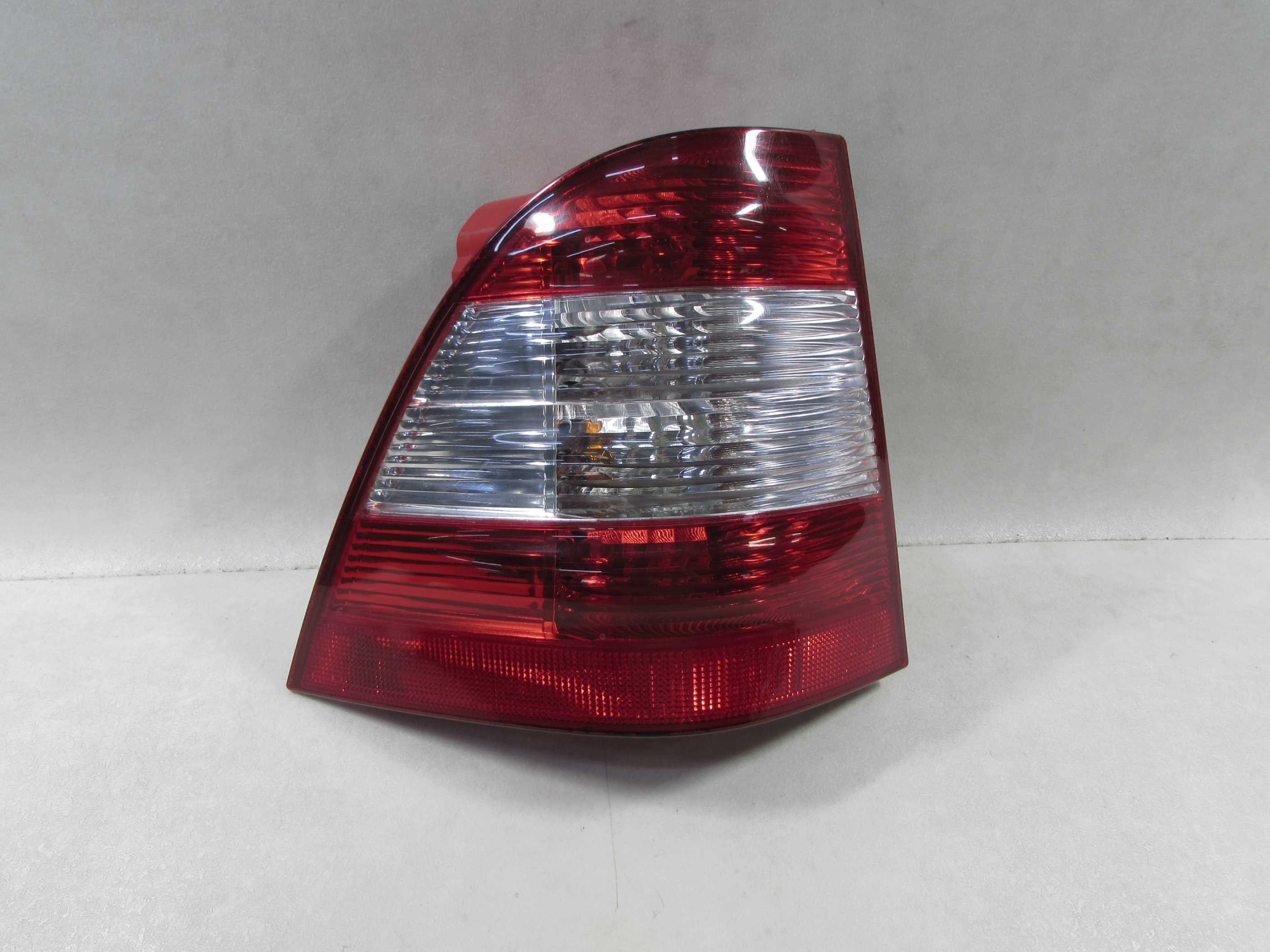 MERCEDES ML W163 LIFT LAMPA TYL LEWA A1638201964 01-05