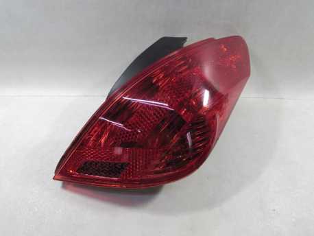 PEUGEOT 308 HB LAMPA TYL PRAWA UK 07-13 9680425880