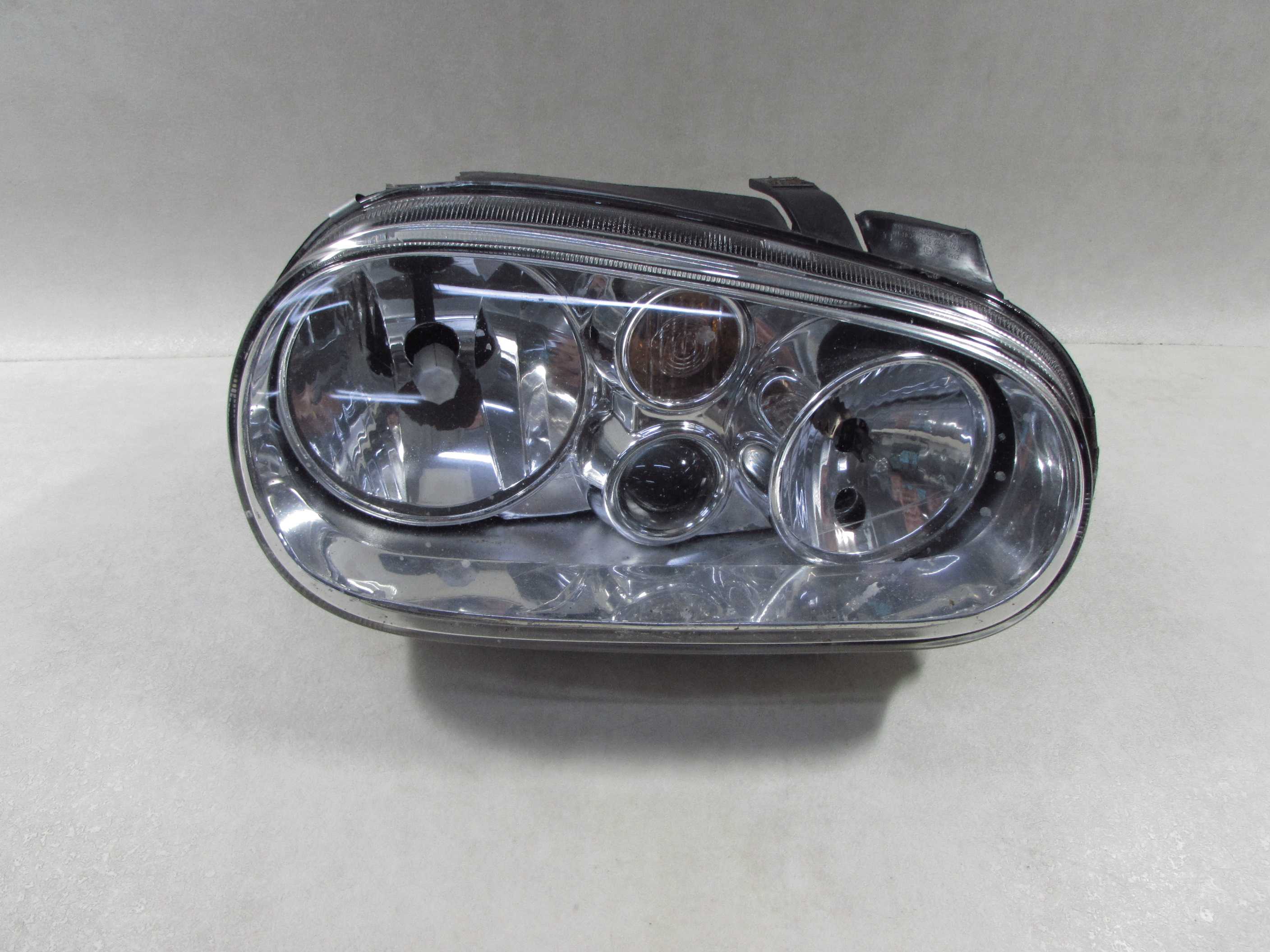 VW GOLF IV 97-04 LAMPA PRZOD PRAWA UK DEPO