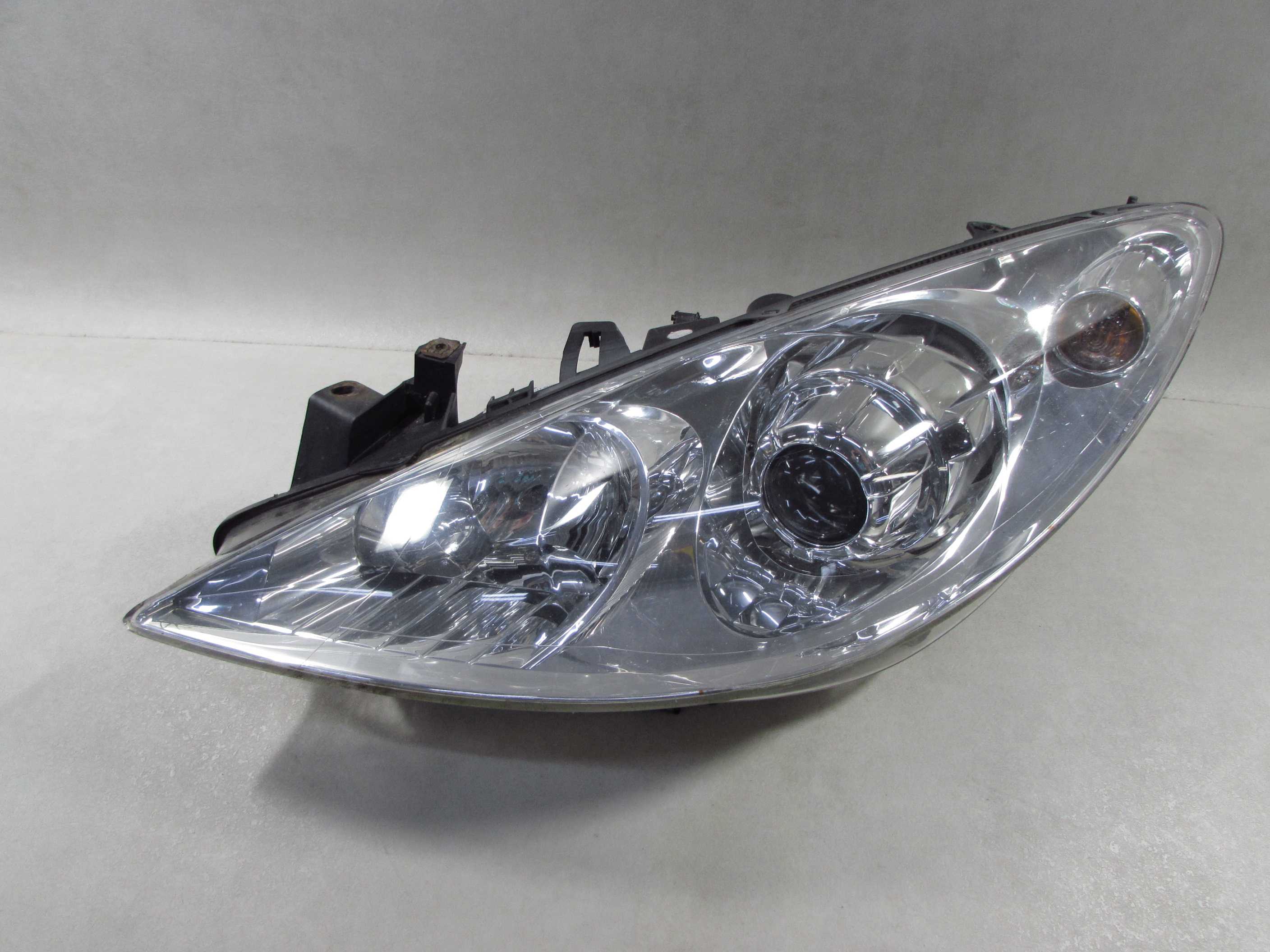 PEUGEOT 307 LIFT LAMPA REFLEKTOR PRZOD LEWA 05-08 9681835180