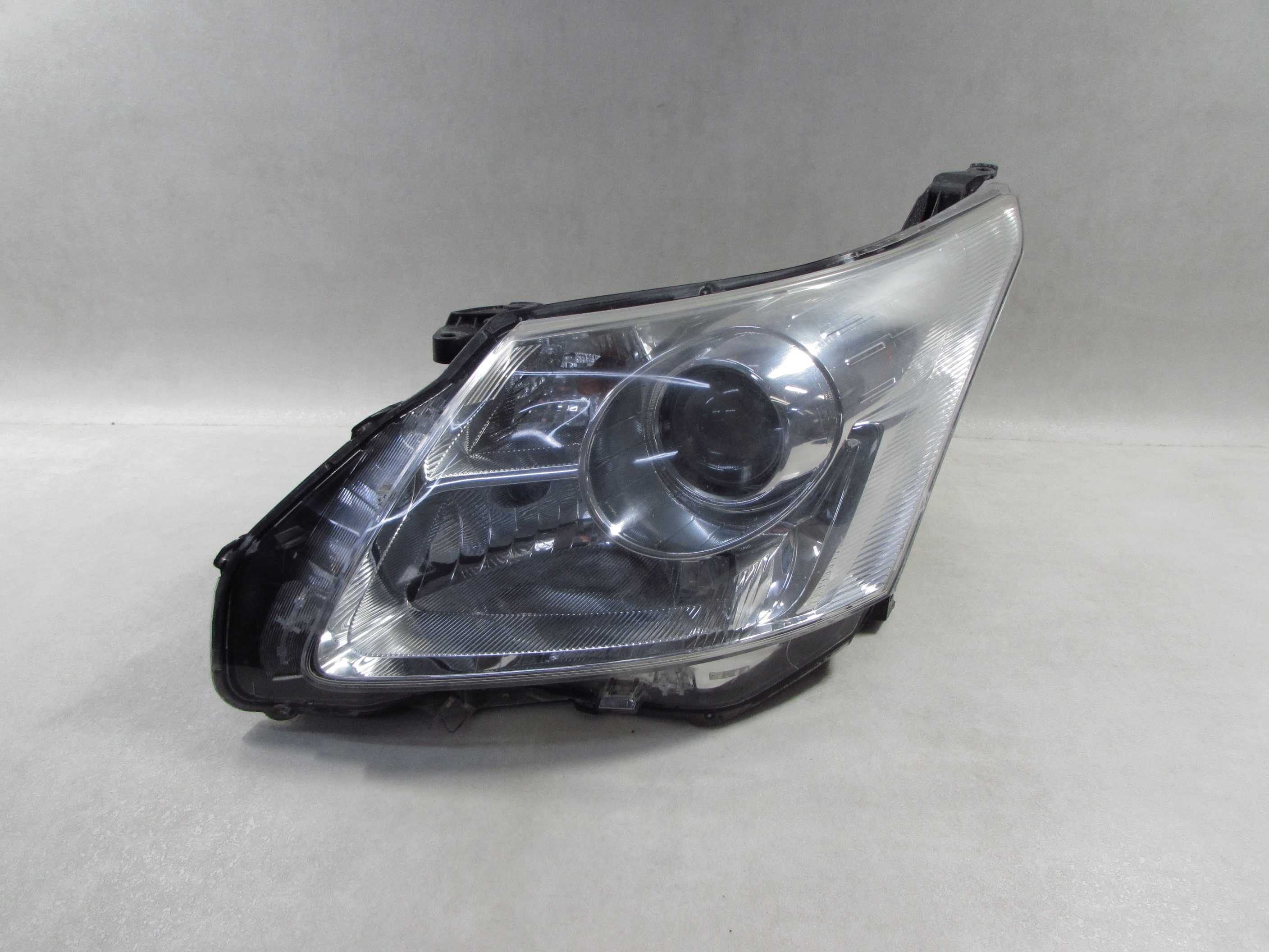 TOYOTA AVENSIS T27 09-12 LAMPA REFLEKTOR LEWY PRZOD UK H279AL-DE