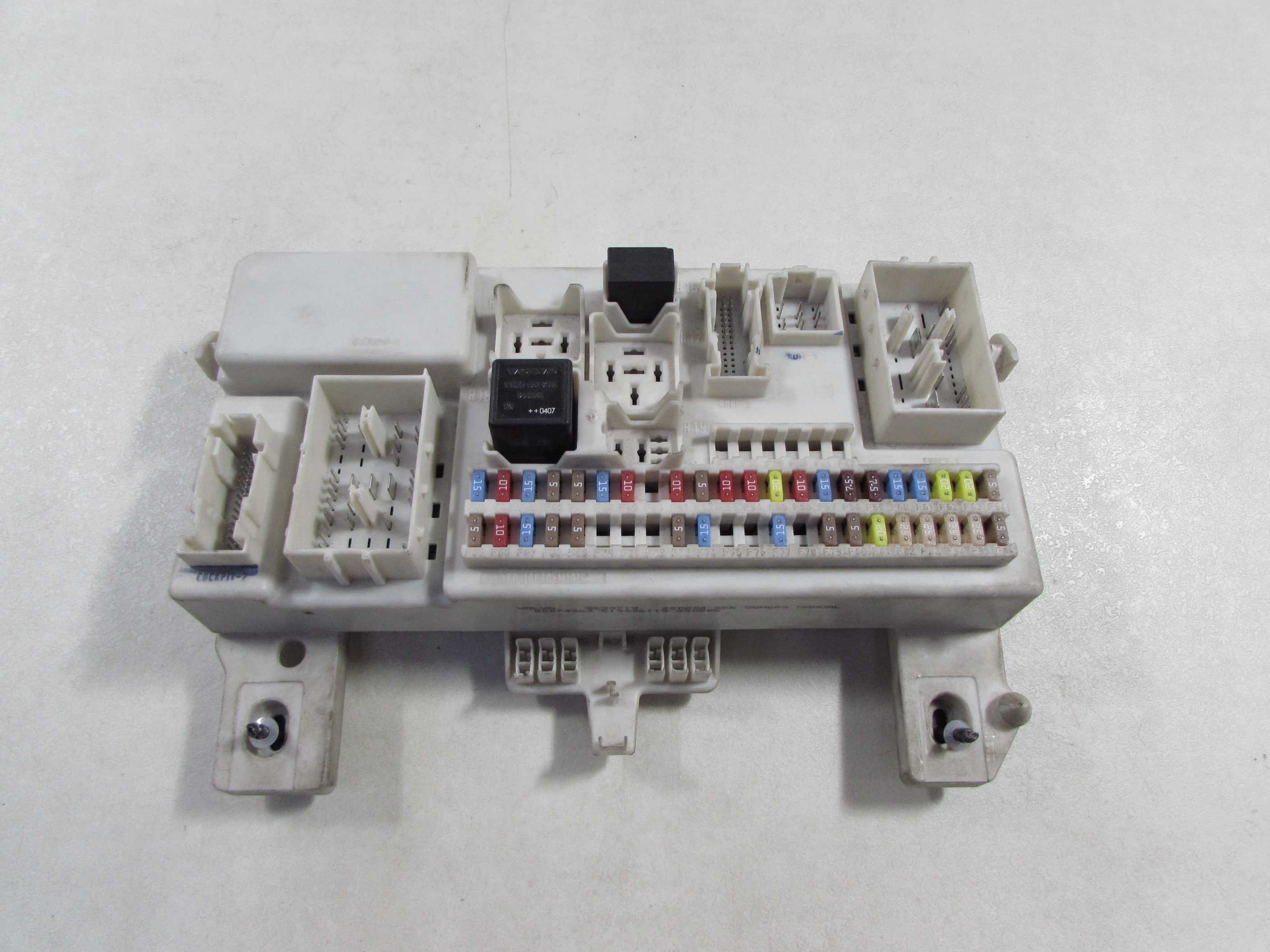 VOLVO S40 V50 C70 1.8 2.4 i MODUL BSI SKRZYNKA BEZPIECZNIKOW 8690719
