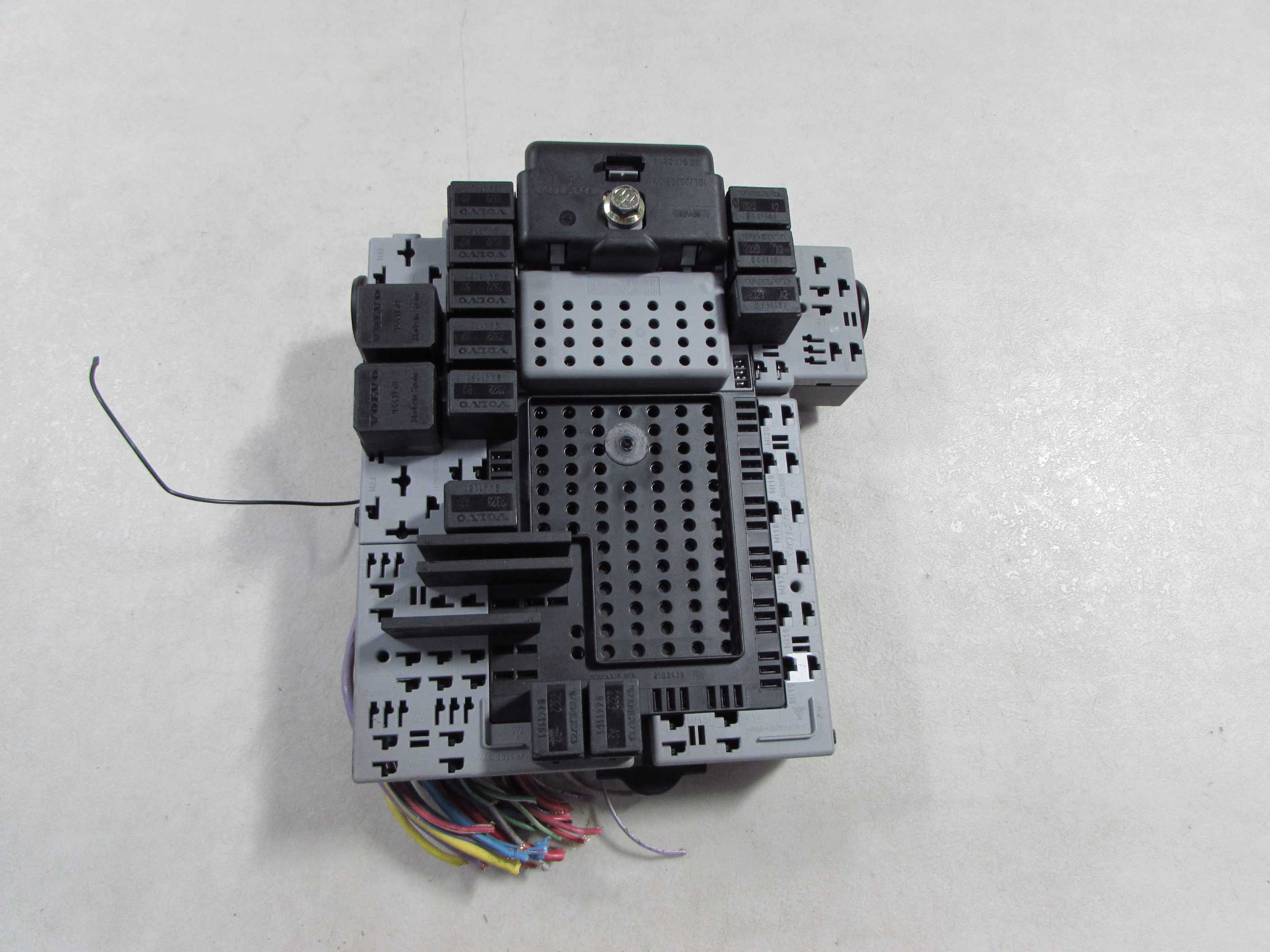 VOLVO S60 V70 XC SKRZYNKA MODUL CEM 30657428 08688434 00-09