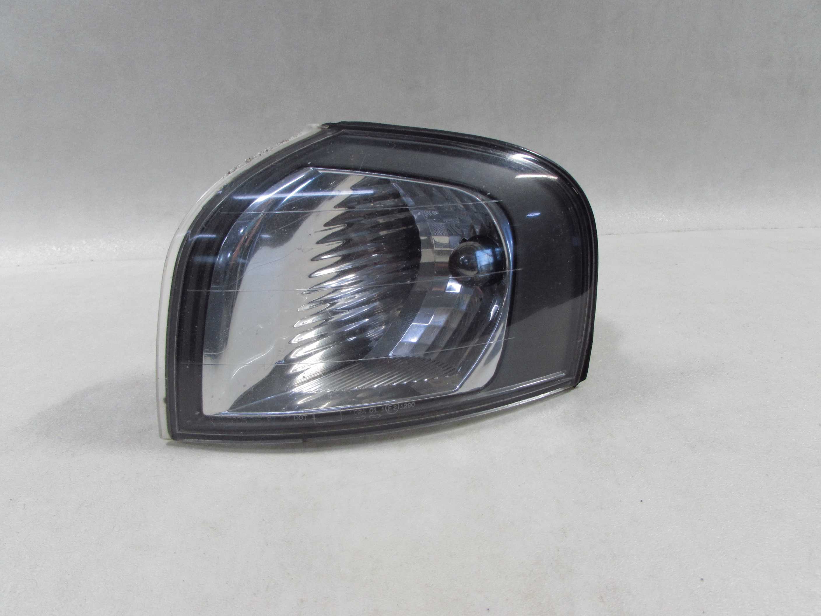 VOLVO S80 KIERUNKOWSKAZ MIGACZ LEWY PRZOD 9190950 98-04