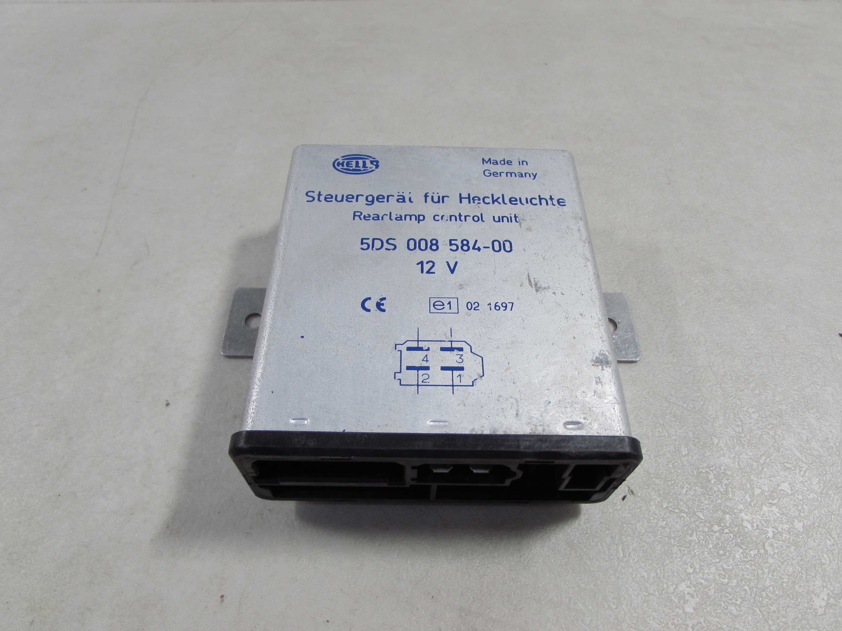 BMW 5 E39 00-03 MODUL PRZEKAZNIK SWIATEL TYL LED HELLA 5DS008584-00 5DS00858400