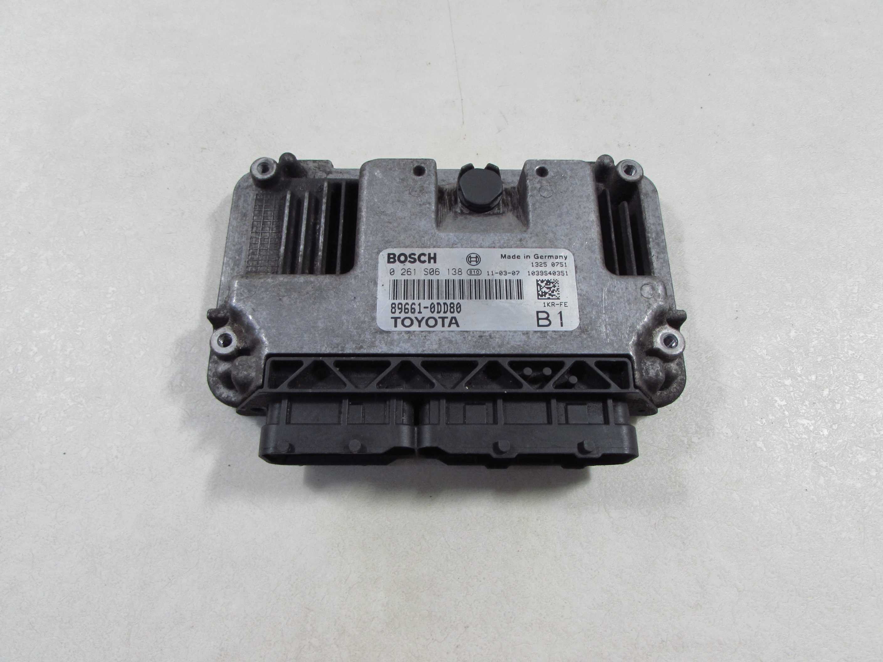 TOYOTA YARIS II 1.0 KOMPUTER STEROWNIK SILNIKA 0261S06138 89661-0DD80 06-12