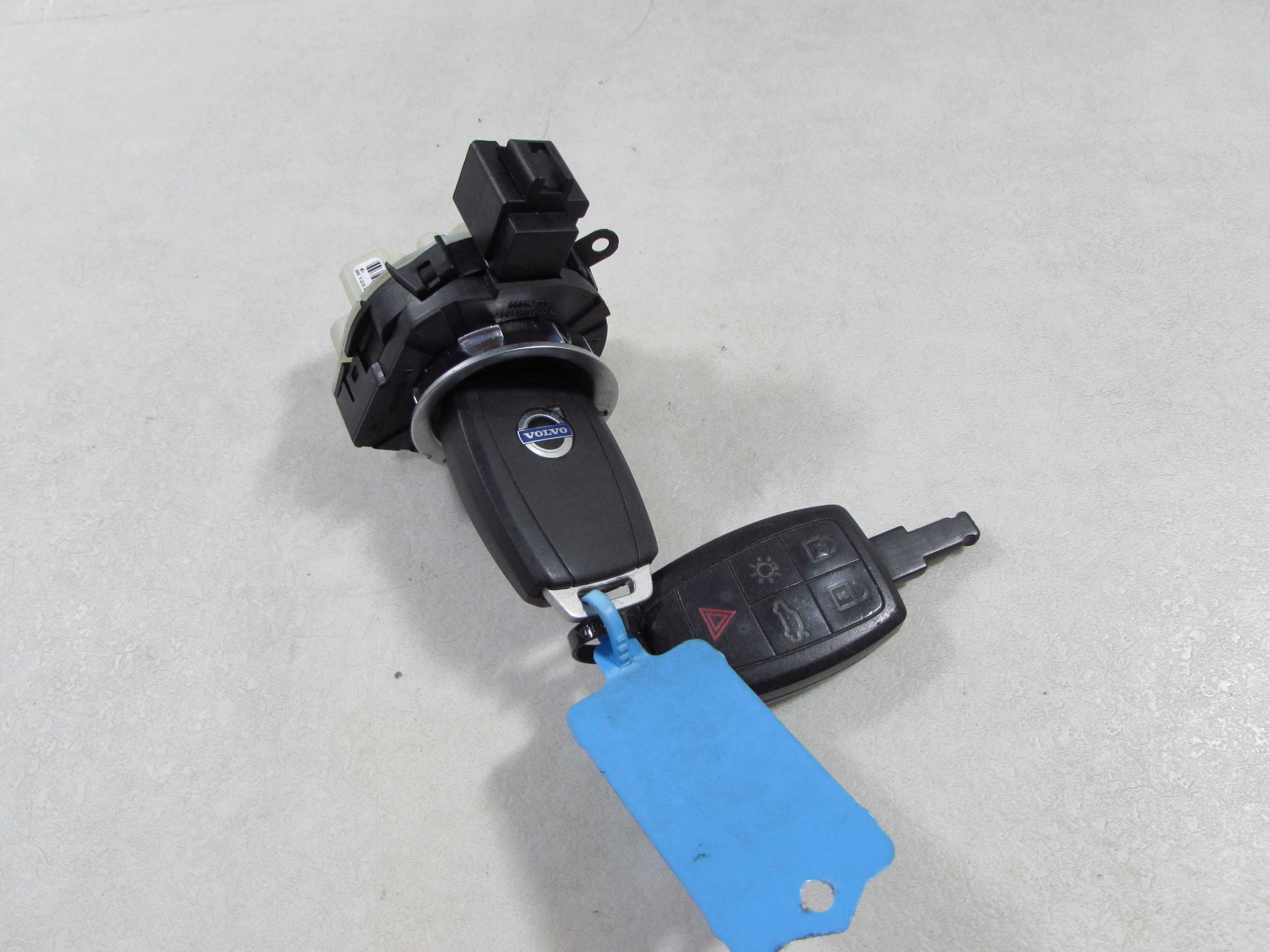 VOLVO C30 S40 V50 C70 STACYJKA KLUCZYK x2 31300585 04-13