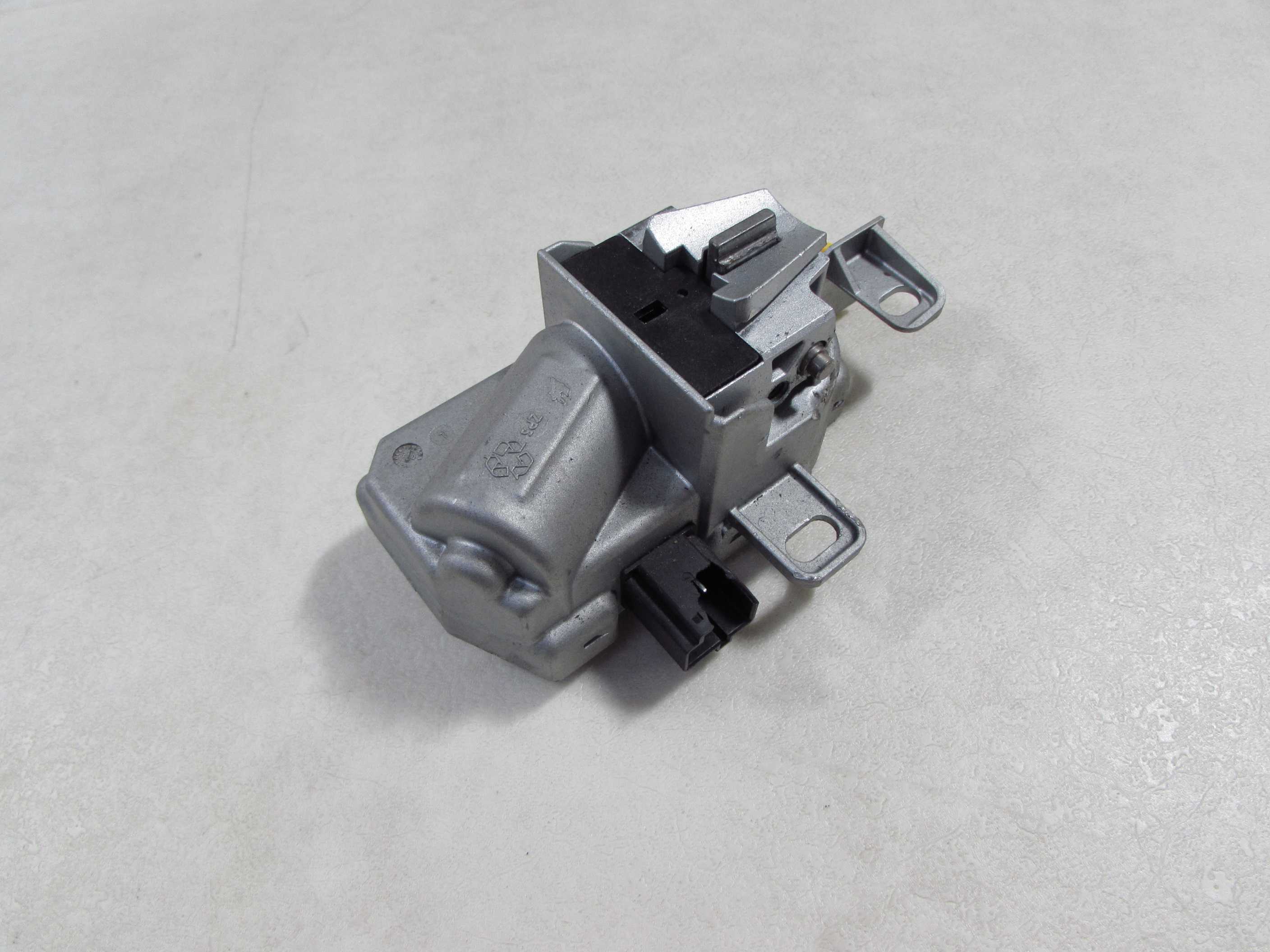 VOLVO C30 C70 S40 V50 BLOKADA KOLUMNY KIEROWNICY 30680132