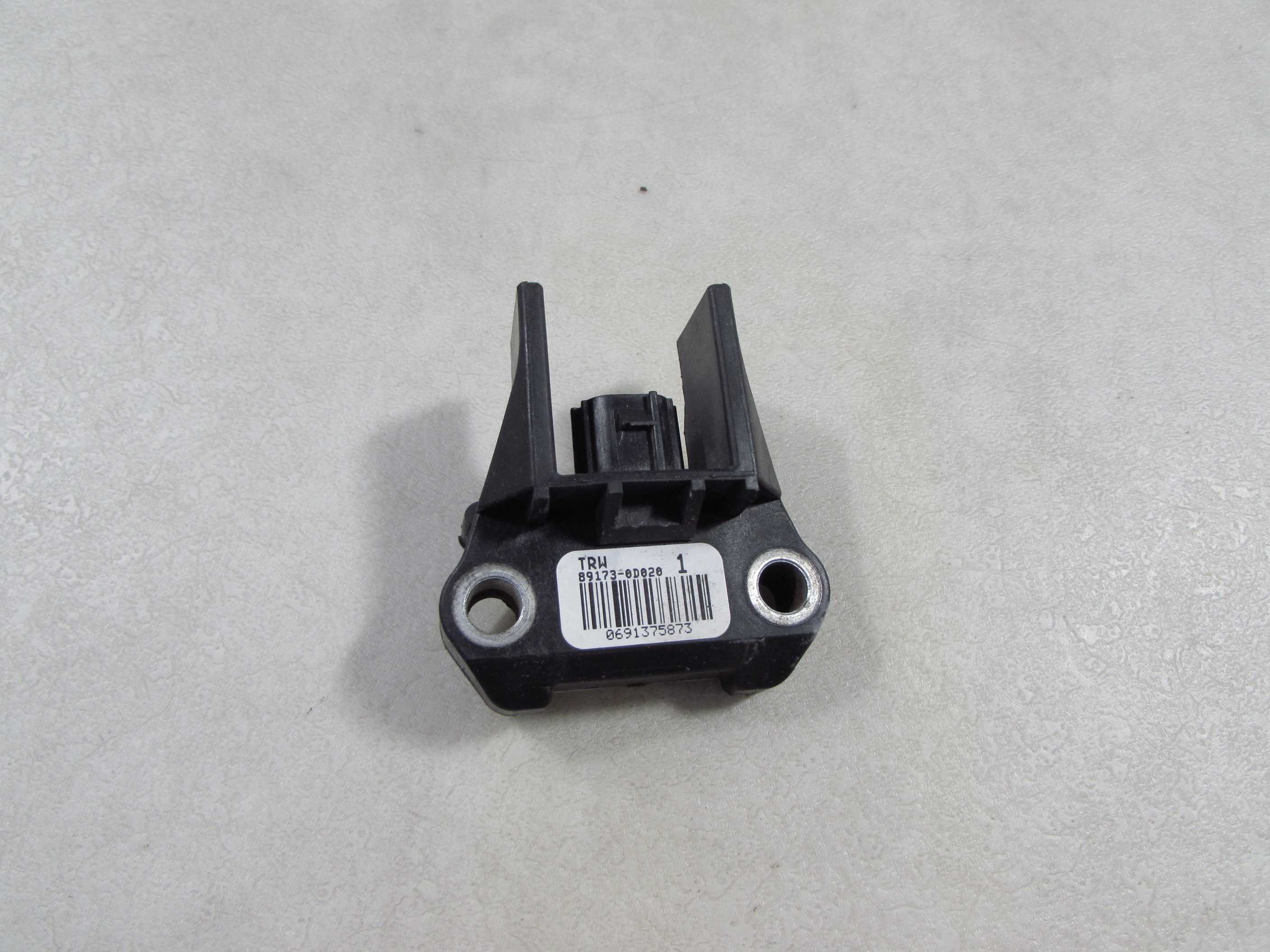 TOYOTA YARIS II LIFT 05-11 CZUJNIK UDERZENIA SENSOR UDERZENIOWY 89173-0D020