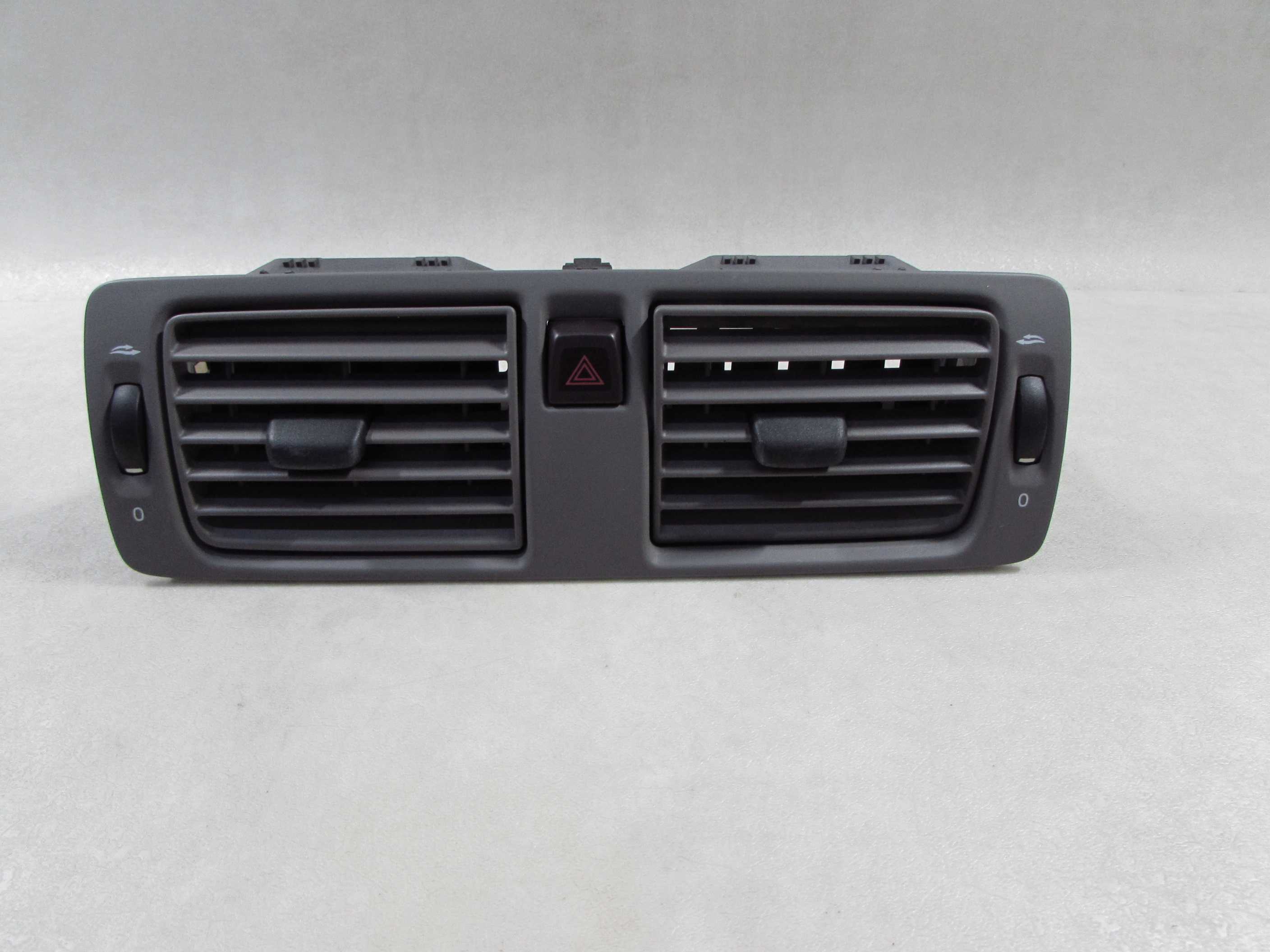 VOLVO C30 S40 V50 C70 09-13 KRATKA NAWIEWU SRODKOWA CENTRALNA BEZ