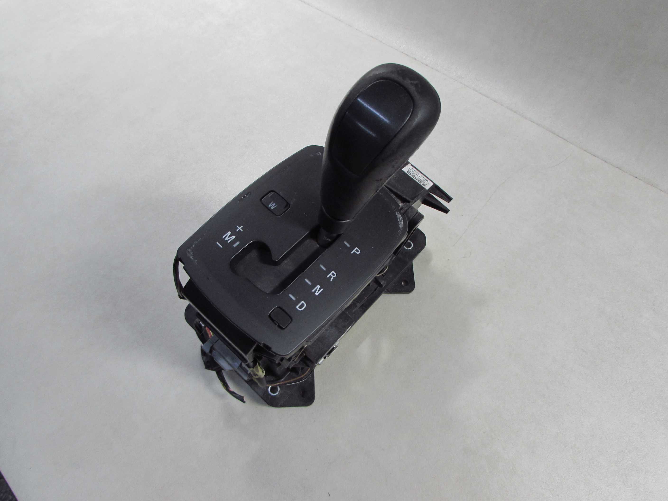 VOLVO C30 C70 S40 V50 AUTOMAT LEWAREK WYBIERAK BIEGOW 8689421 04-13