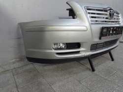 TOYOTA AVENSIS T25 03-06 ZDERZAK PRZOD 1C0 HALOGENY
