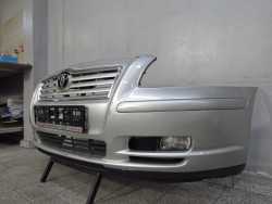 TOYOTA AVENSIS T25 03-06 ZDERZAK PRZOD 1C0 HALOGENY