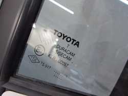 TOYOTA YARIS II LIFT 05-11 DRZWI PRZOD PRAWE KPL 068
