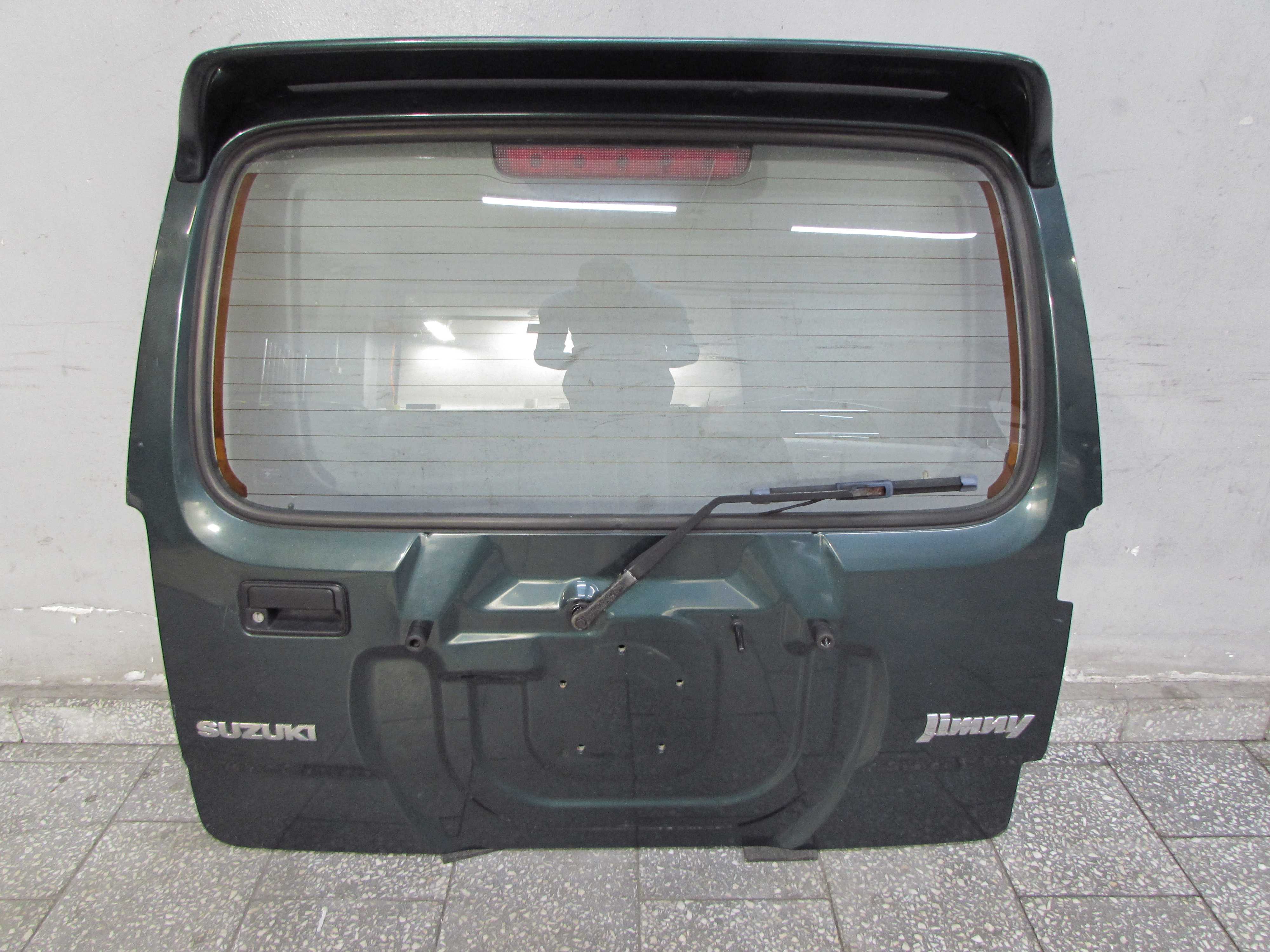 SUZUKI JIMNY 98-12 KLAPA BAGAZNIKA TYL SZYBA  Z2T
