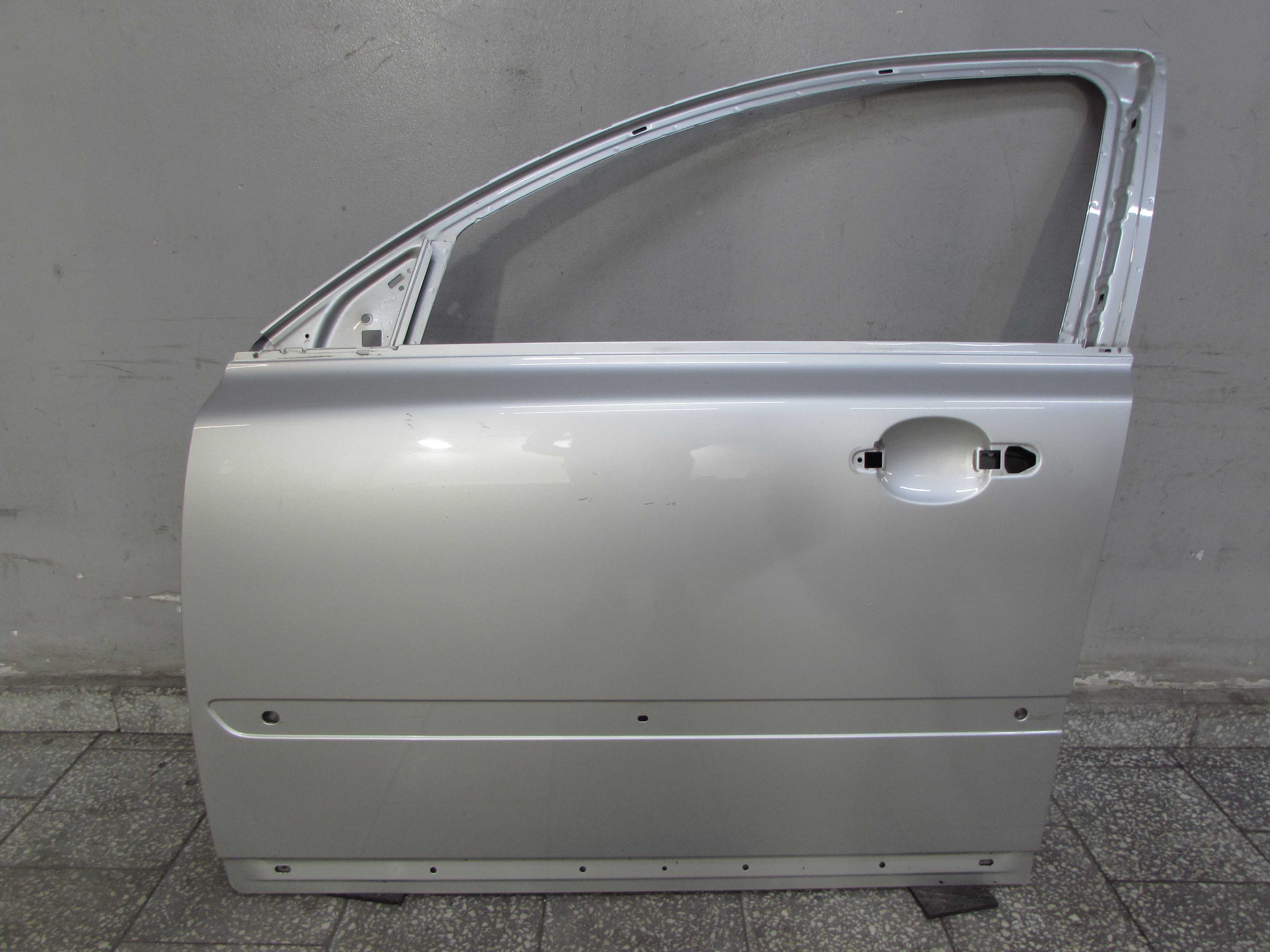 VOLVO S40 II V50 04-12 DRZWI PRZOD PRZEDNIE LEWE 426-26