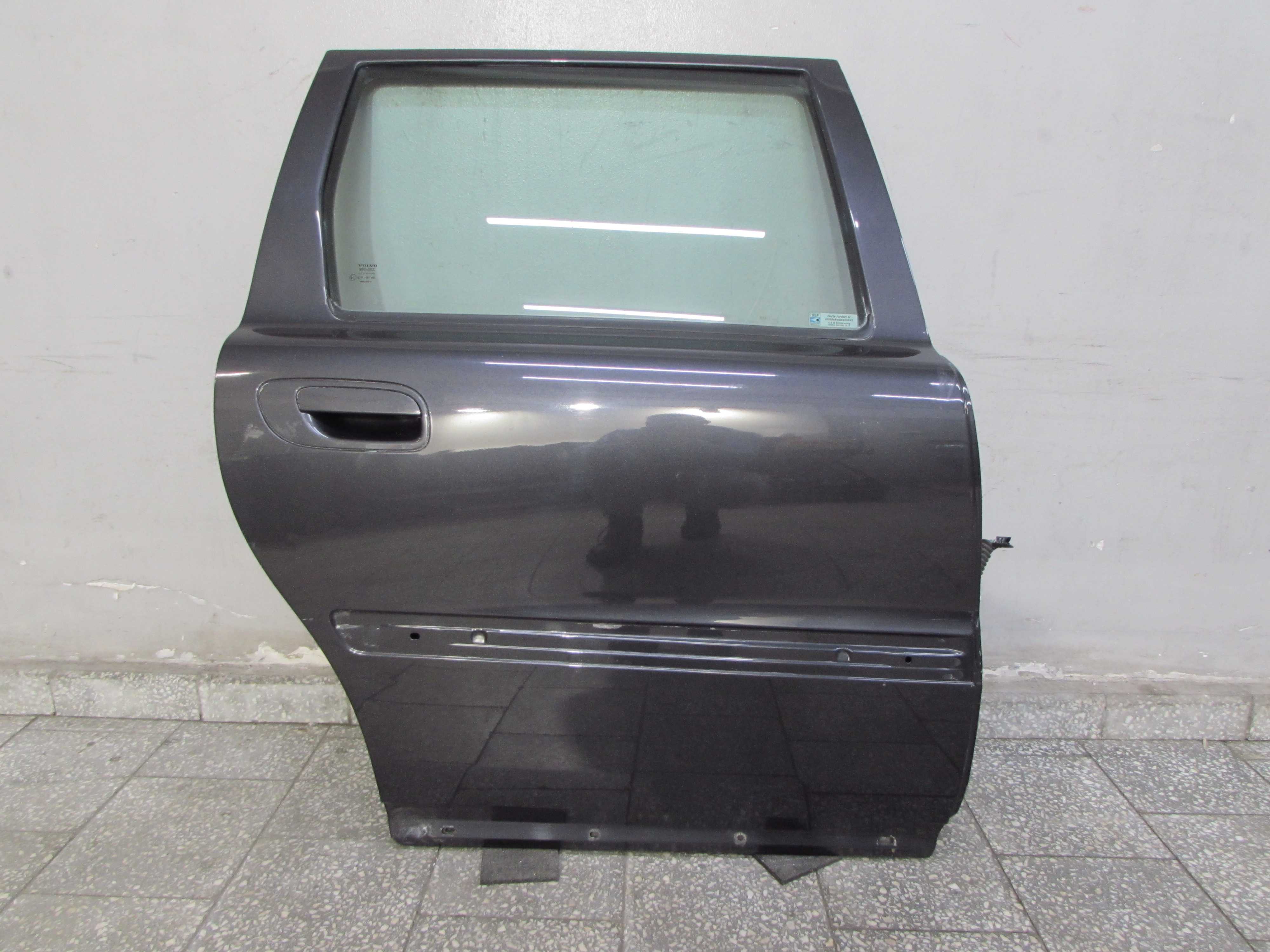 VOLVO V70 II LIFT 00-07 DRZWI TYL PRAWY